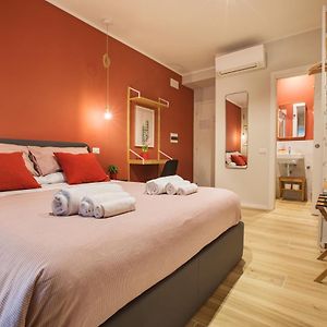 Design Kamer met een Queen Size Bed
